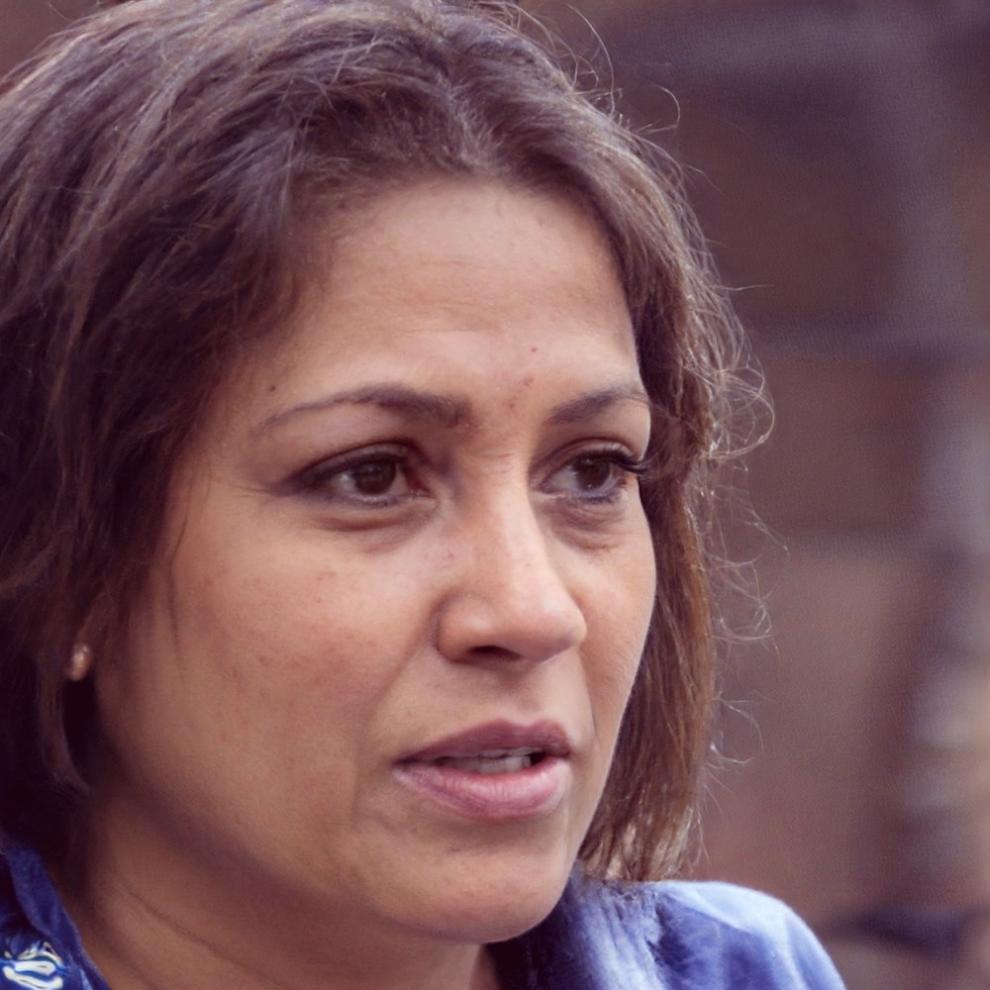 Teilnehmerin bei der praktischen Anwendung von Linkbuilding-Strategien