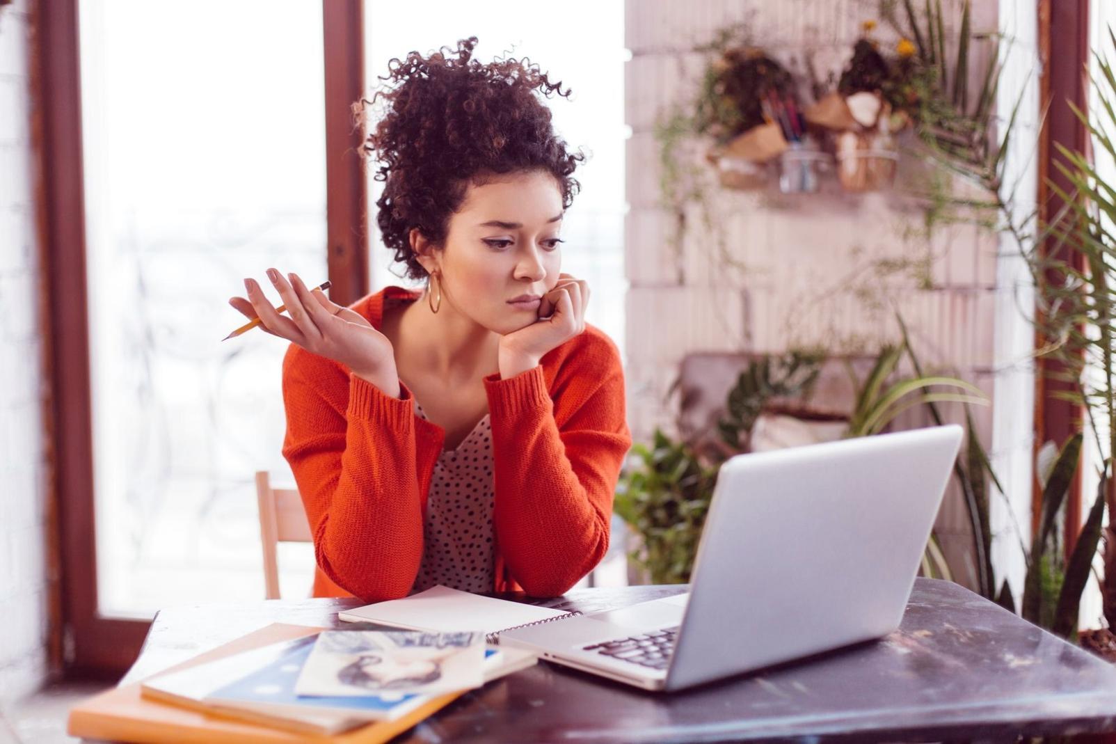 Seminar-Teilnehmer bei der Analyse